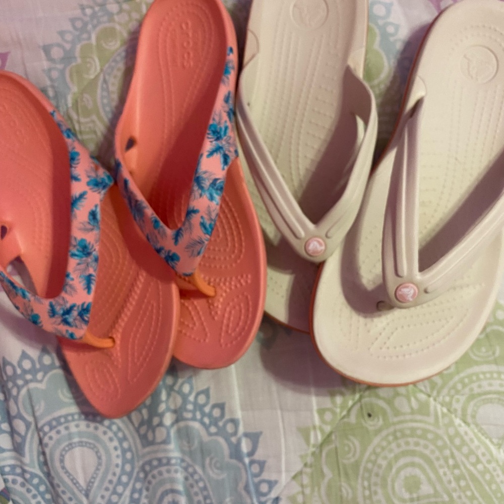 2 Pairs of CROCS Coral and White Flip Flops - Size 8